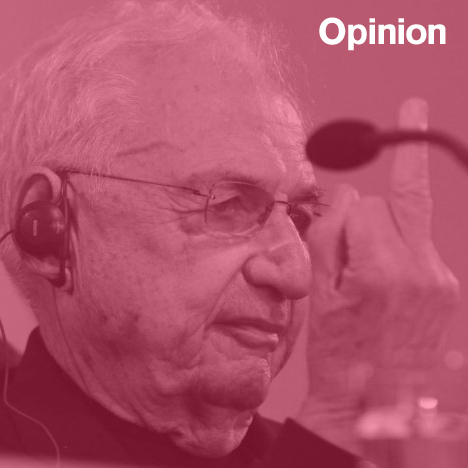 Frank Gehry sticking up his middle finger