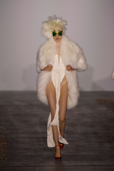 Gareth Pugh's SS16 collection