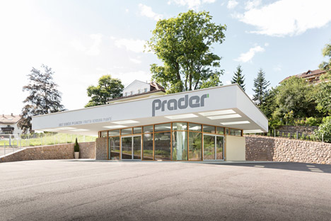 Grocery-Store_Messner-Architects_dezeen_468_0