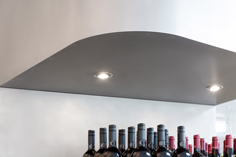 Grocery-Store_Messner-Architects_dezeen_468_12