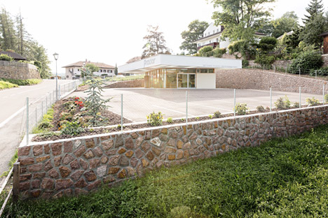 Grocery-Store_Messner-Architects_dezeen_468_2