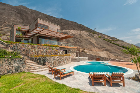 House in Azpitia by Rafael Freyre