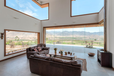 House in Azpitia by Rafael Freyre