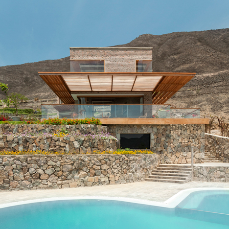 House in Azpitia by Rafael Freyre