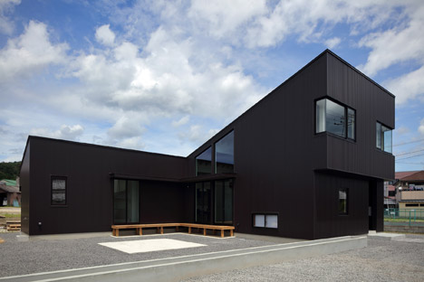 House in Shigaraki by Junichi Kato