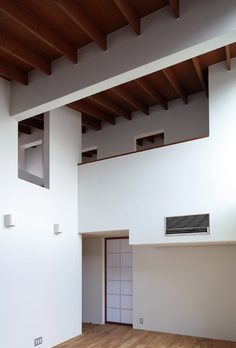 House in Shigaraki by Junichi Kato