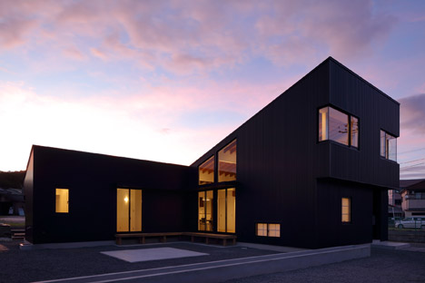 House in Shigaraki by Junichi Kato