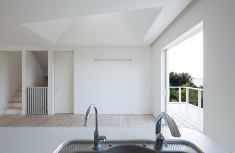 House on Awaji Island by IZUE Architects