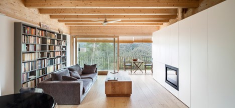 Casa LLP by Alventosa Morell Arquitectes