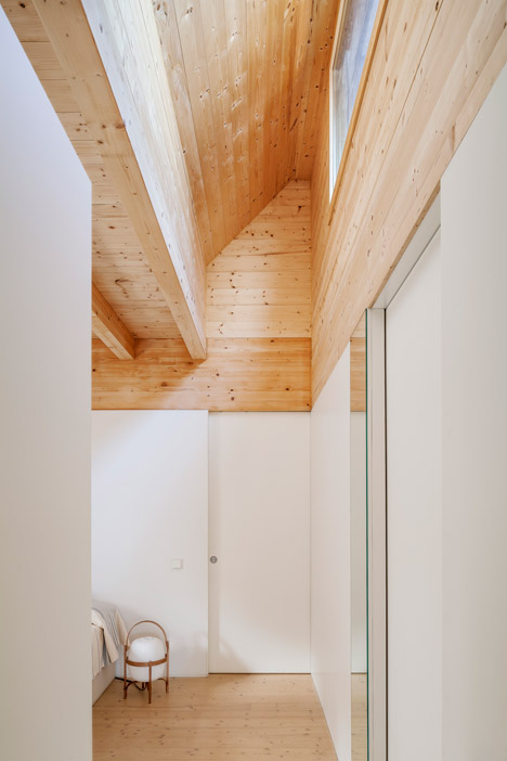 Casa LLP by Alventosa Morell Arquitectes