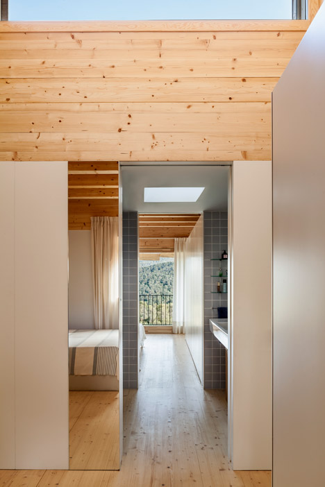 Casa LLP by Alventosa Morell Arquitectes
