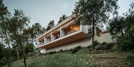 Casa LLP by Alventosa Morell Arquitectes