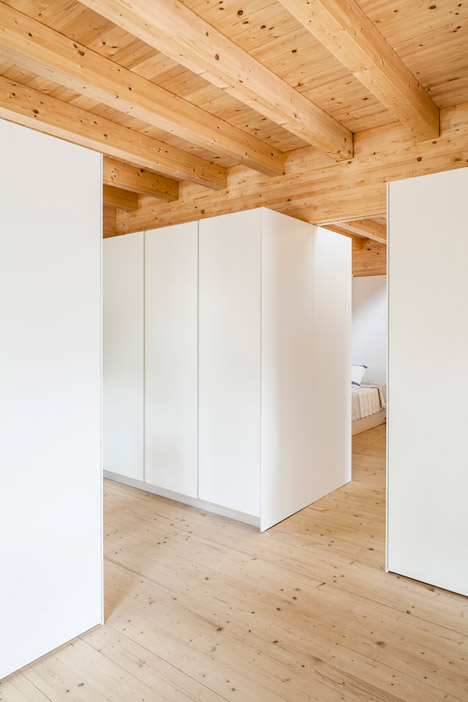 Casa LLP by Alventosa Morell Arquitectes