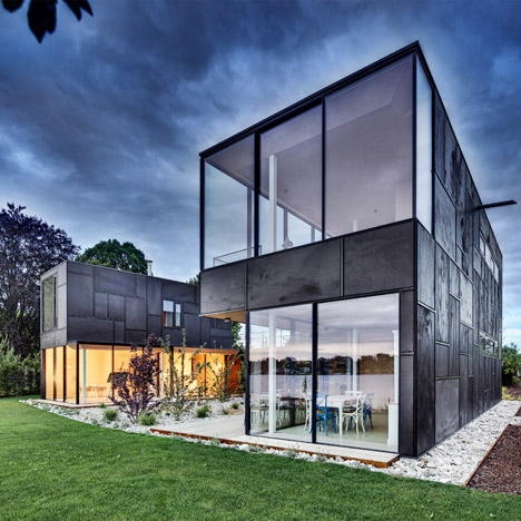 Lakehouse-in-Austria_Maximilian-Eisenkock-Architecture_dezeen_468_1