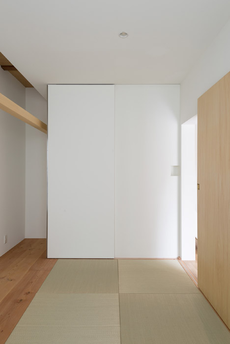 Leave Small House by Tsubasa Iwahashi