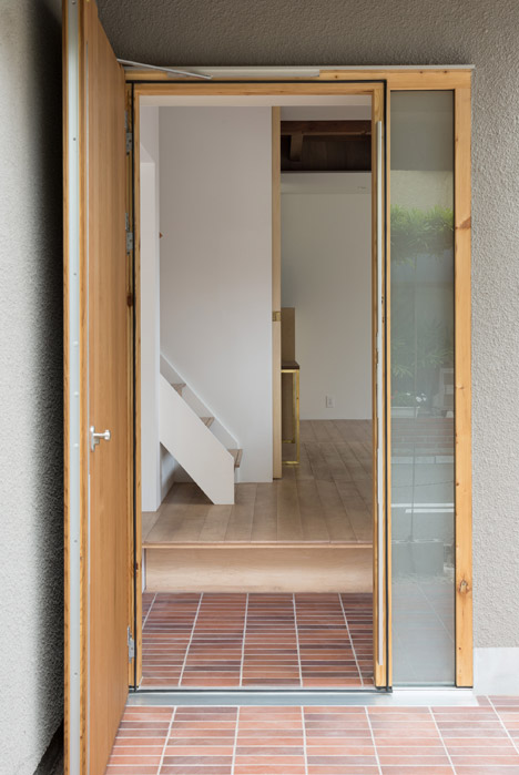 Leave Small House by Tsubasa Iwahashi