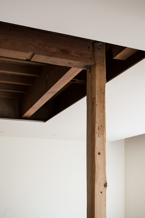 Leave Small House by Tsubasa Iwahashi