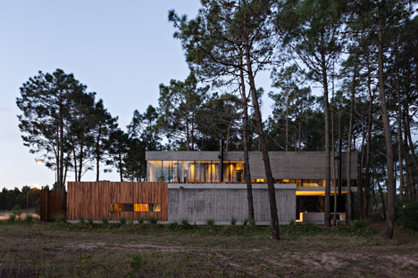 Marino House by ATV Arquitectos