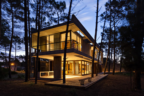 Marino House by ATV Arquitectos