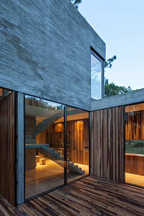 Marino House by ATV Arquitectos