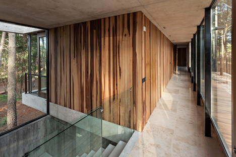 Marino House by ATV Arquitectos