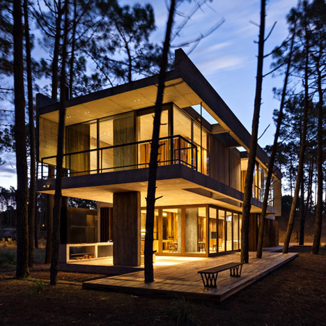 Marino House by ATV Arquitectos