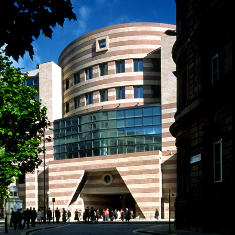 No-1_Poultry_James-Stirling_dezeen_sq