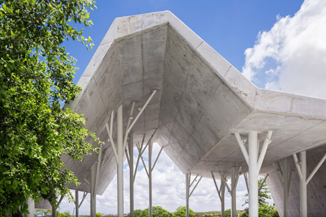 Open-sided-shelter-by-Ron-Shenkin_dezeen_468_11