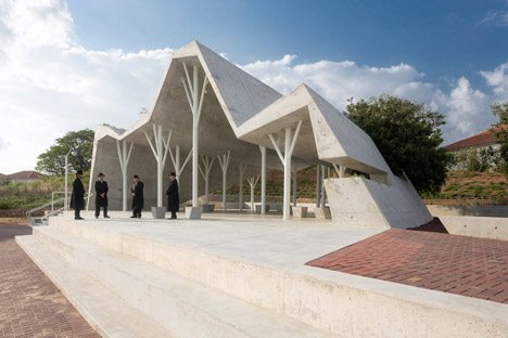 Open-sided-shelter-by-Ron-Shenkin_dezeen_468_2