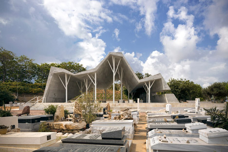 Open-sided-shelter-by-Ron-Shenkin_dezeen_468_3
