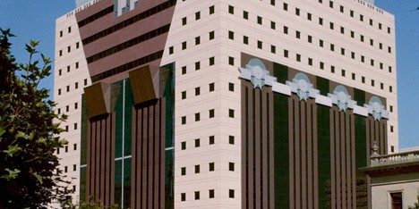 Portland Municipal Services Building, Oregon, by Michael Graves
