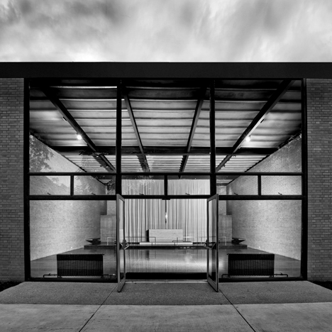Robert Carr Memorial Chapel by Mies van der Rohe