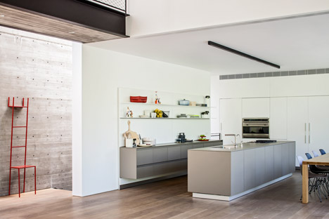 SB House by Pitsou Kedem