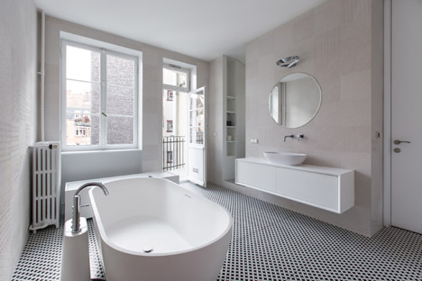 Strauss apartment by YCL