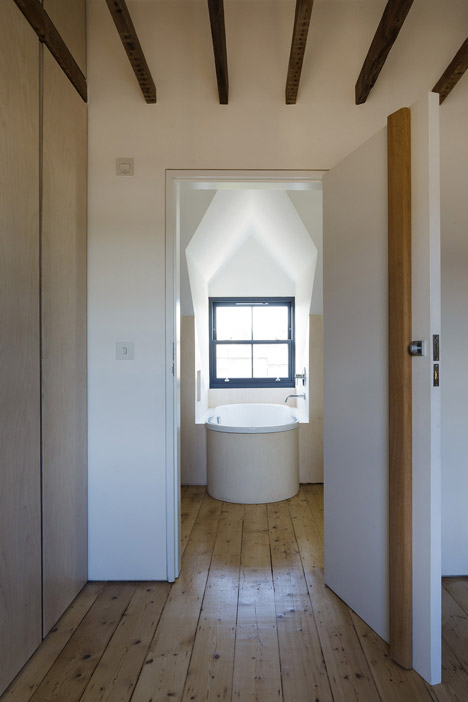 Semi-detached house in Oxford by Delvendahl Martin Architects