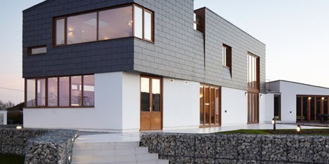 Split house by Alma-nac