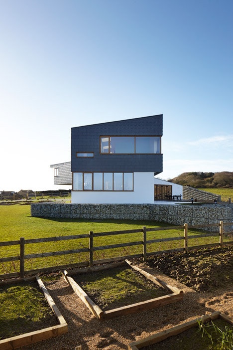 Split house by Alma-nac