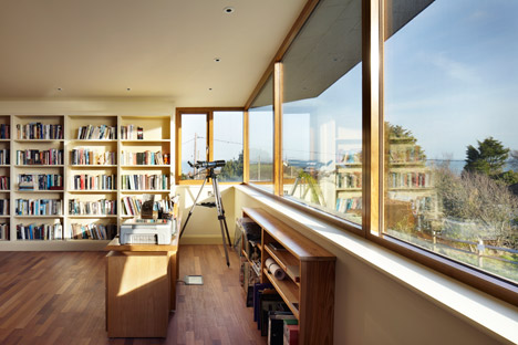 Split house by Alma-nac