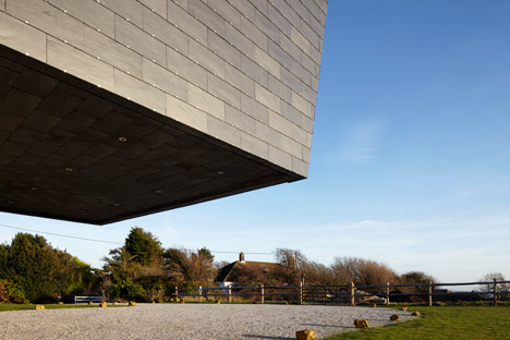 Split house by Alma-nac
