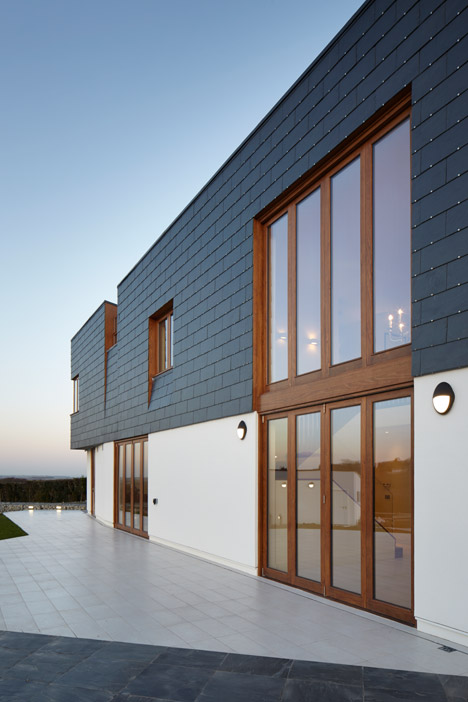 Split house by Alma-nac