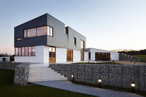 Split house by Alma-nac