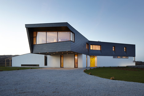 Split house by Alma-nac