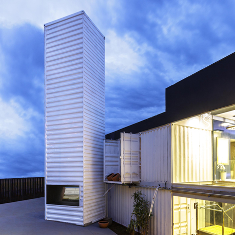 Pedro Barata transforms shipping container into “world’s biggest periscope”
