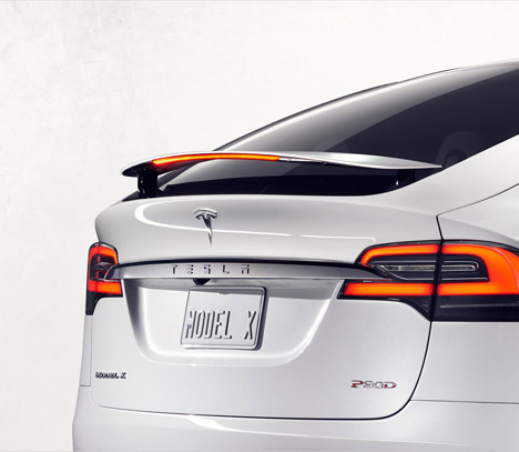 Tesla-Model-X_dezeen_468_0
