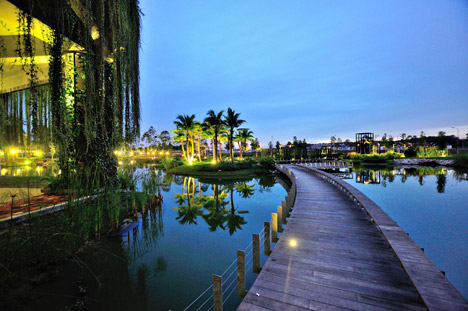 The Arc at Bandar Rimbayu by Garis Architects