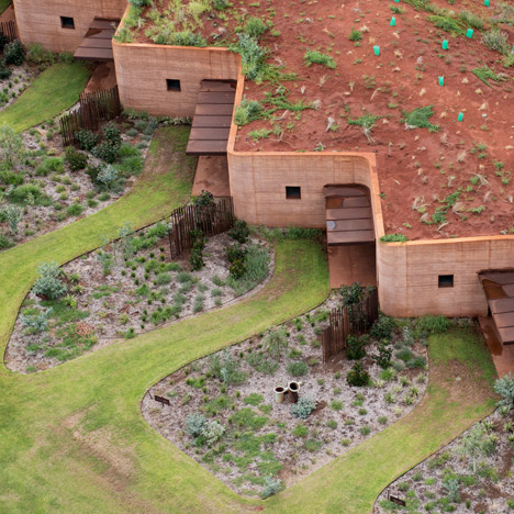 The Great Wall of WA by Luigi Rosselli