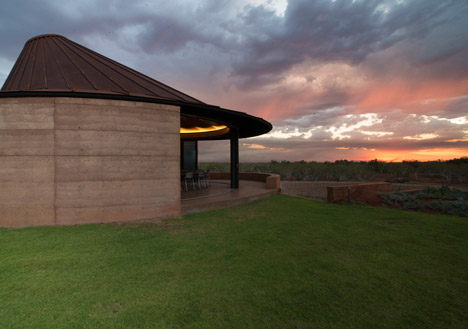 The Great Wall of WA by Luigi Rosselli Architects