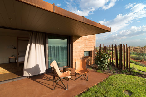 The Great Wall of WA by Luigi Rosselli Architects