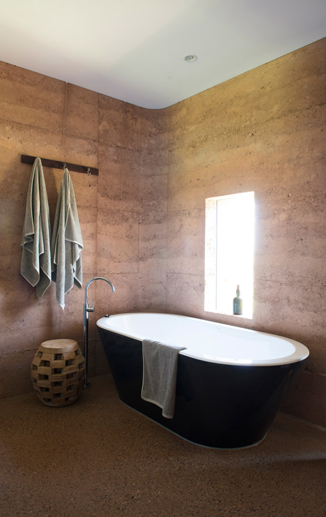 The Great Wall of WA by Luigi Rosselli Architects