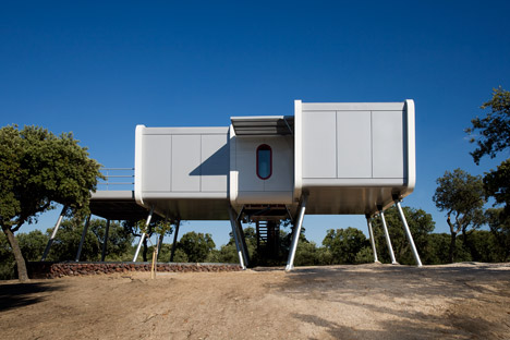The-Spaceship-Home-by-NOEM_dezeen_468_0